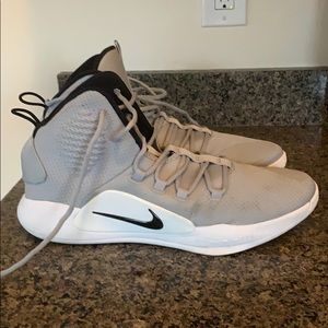 Men’s Hyperdunk basketball sneakers